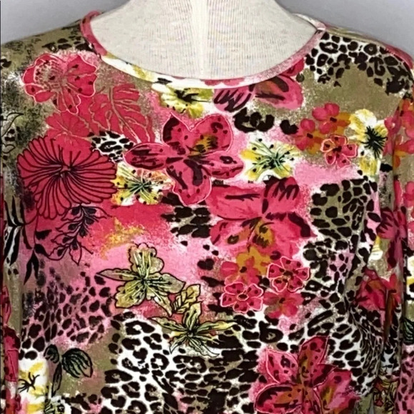 Laura Ashley Floral Embroidered Beaded Tee - M - Picture 2 of 7